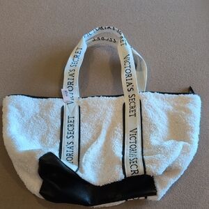 NWT Victoria's Secret Black and Cream Sherpa Tote